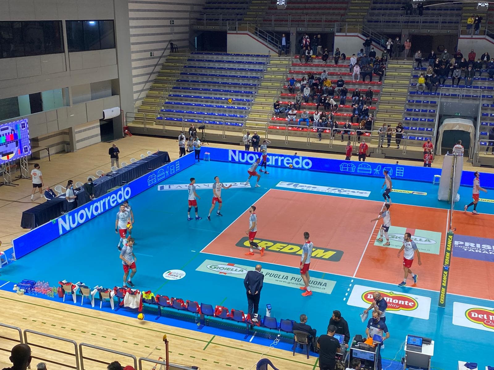 Partita pallavolo indoor con branding Nuovarredo